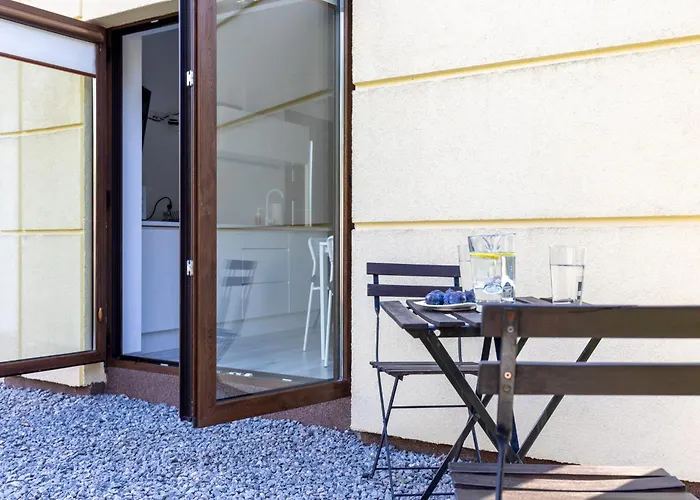 Plumtree Apartament *